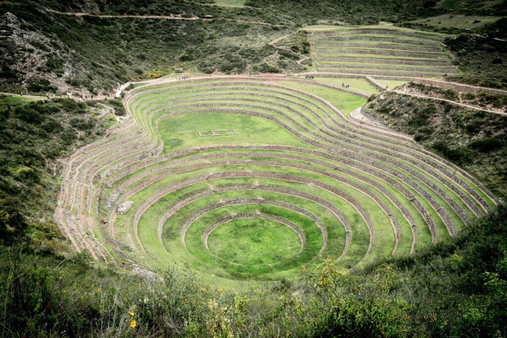 Terraços concêntricos de Moray usados pelos incas como laboratório agrícola no Vale Sagrado